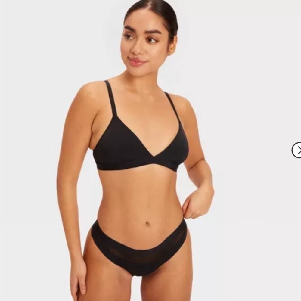 Parade Women's Re:Play Triangle Wireless Bralette
